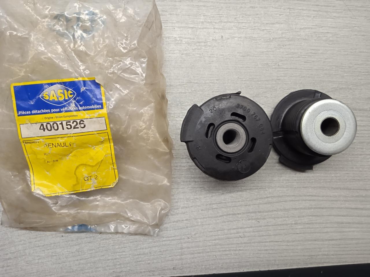 4001526 PAIRE SILENTBLOCS SUSPENSION RENAULT R21 LesAnciennes.com