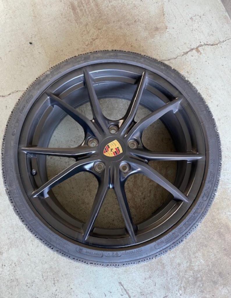 Ensemble de roues hiver pour Spyder PORSCHE 718 LesAnciennes.com