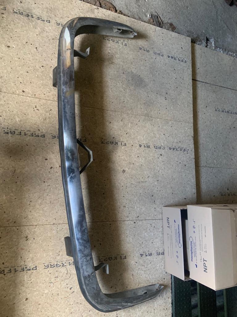 Pare choc PEUGEOT 504 Coupe cabriolet LesAnciennes.com