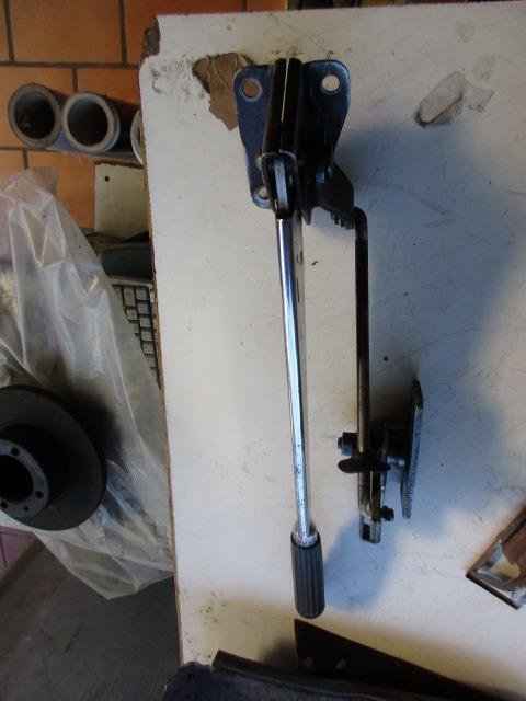 Levier de frein a main Fiat Dino 2400 LesAnciennes.com