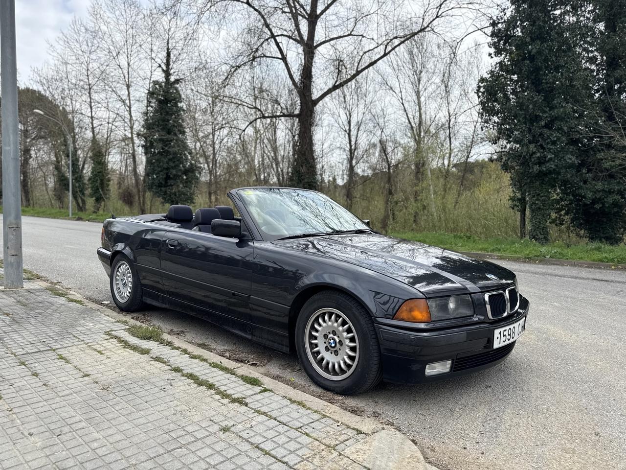 1993 BMW E36 325i Cabriolet LesAnciennes.com