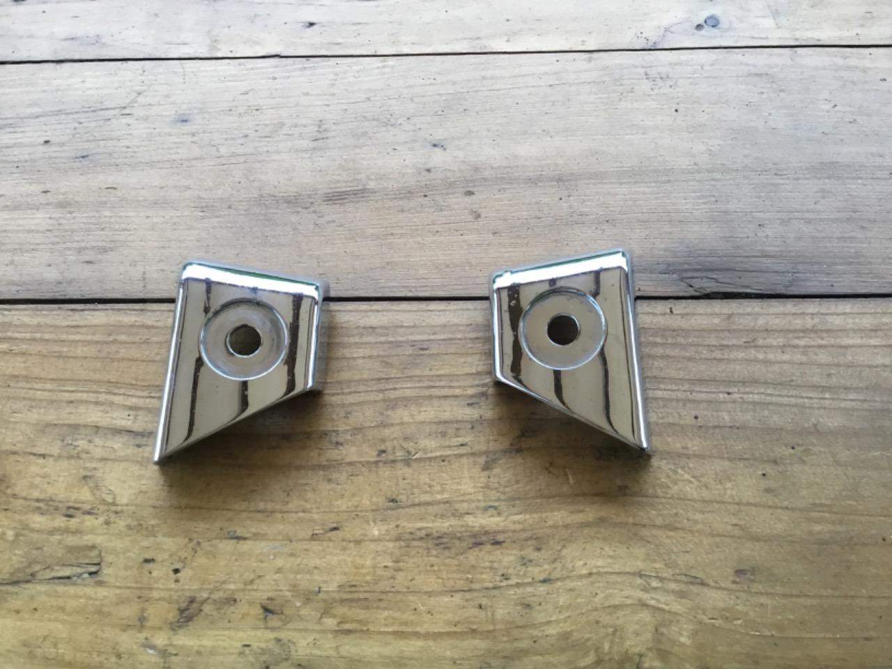 Fixations dragonnes CITROEN DS Pallas LesAnciennes.com