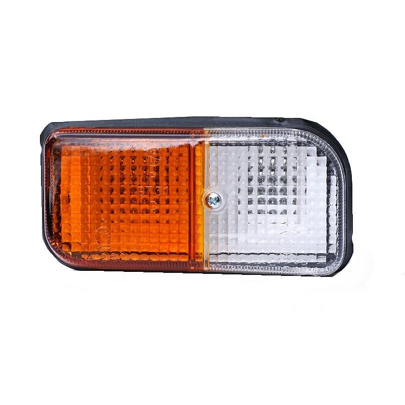 Feu avant droit bicolore RENAULT 4 (R4) 4L LesAnciennes.com