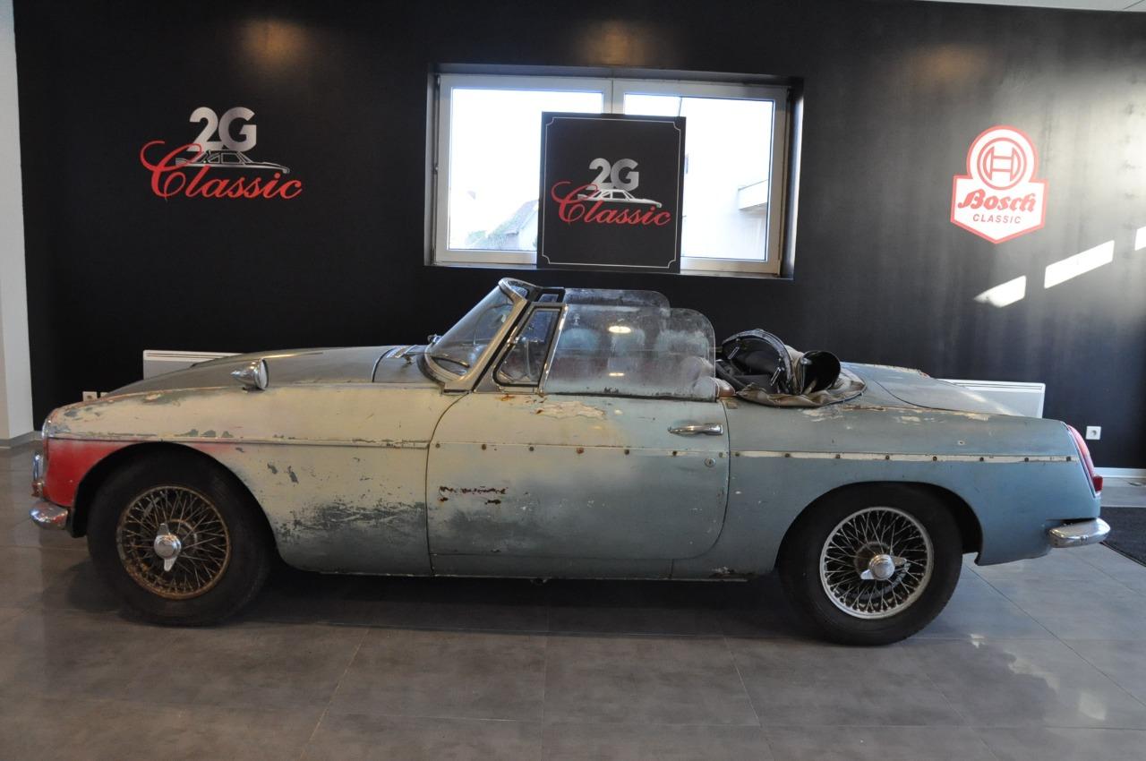 MG B - 1980 LesAnciennes.com