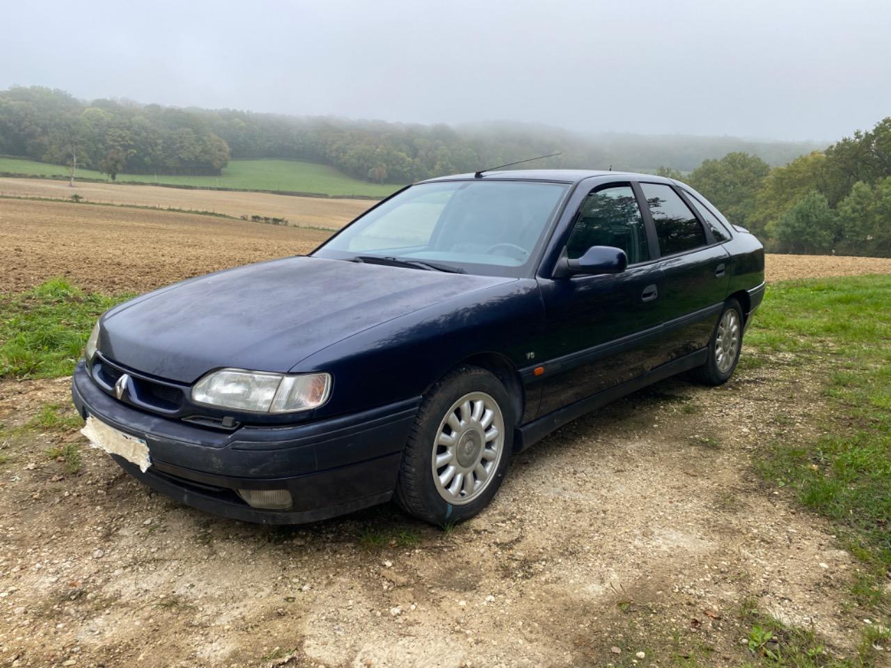 RENAULT Safrane Baccara - 1995 LesAnciennes.com