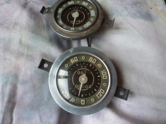 SIMCA 8 et 6: 2 compteurs:O.S LesAnciennes.com