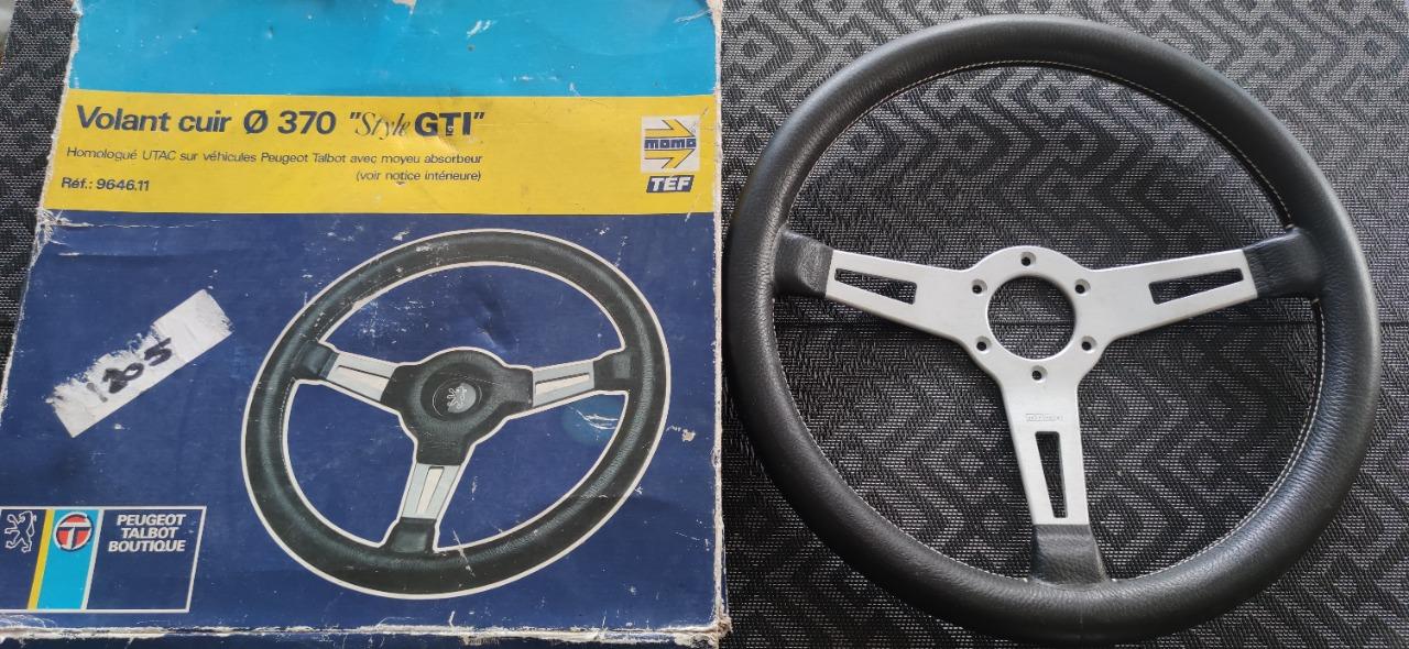 Volant MOMO PEUGEOT 205 GTI LesAnciennes.com