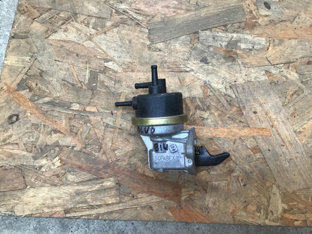 POMPE À ESSENCE VOLVO 343 LesAnciennes.com