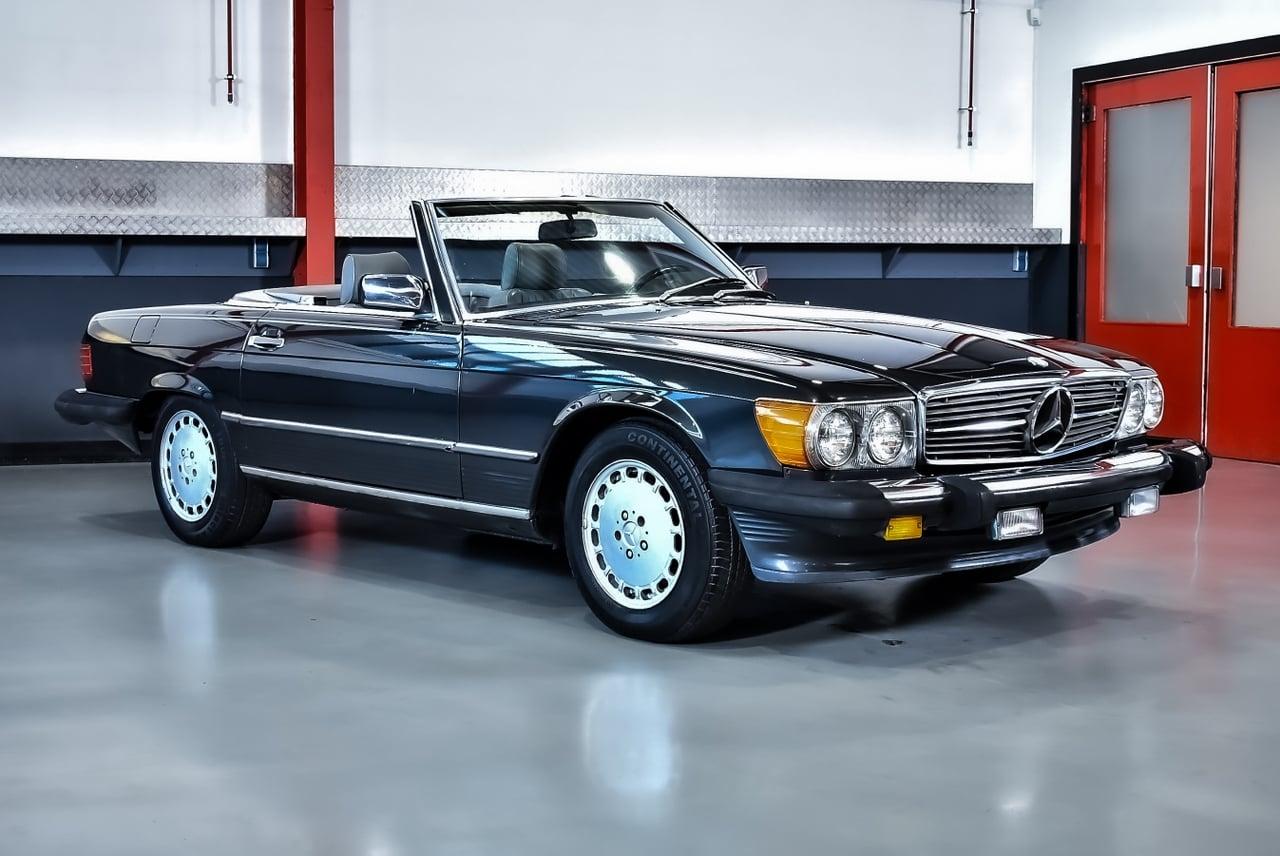 1988 Mercedes-Benz R107 560SL LesAnciennes.com