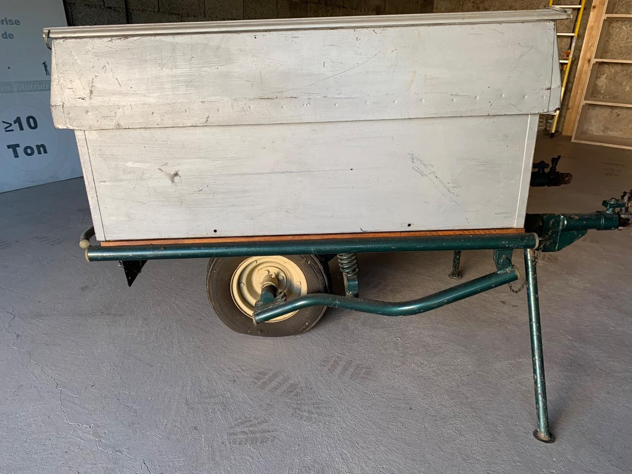 Remorque mono roue ancienne 1950/60 LesAnciennes.com