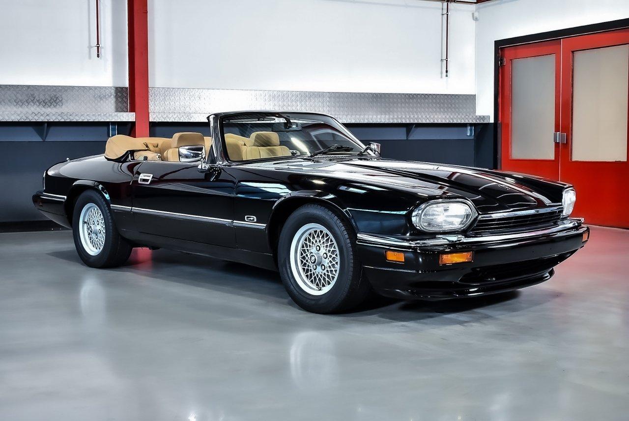 1994 Jaguar XJS Convertible 4,0L I6 LesAnciennes.com