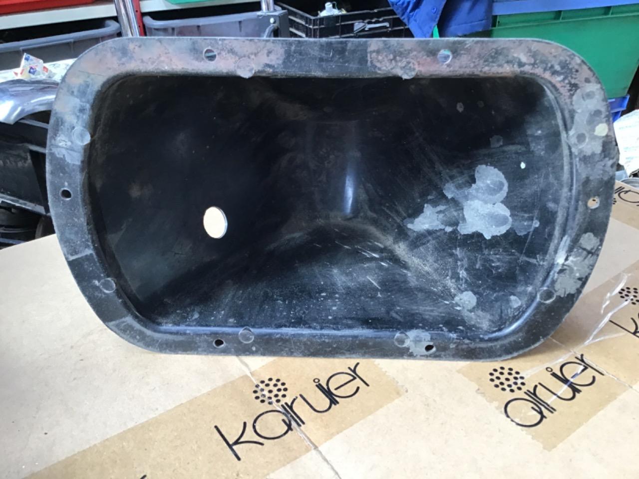 CUVELAGE PHARE RENAULT 10 (R10) LesAnciennes.com