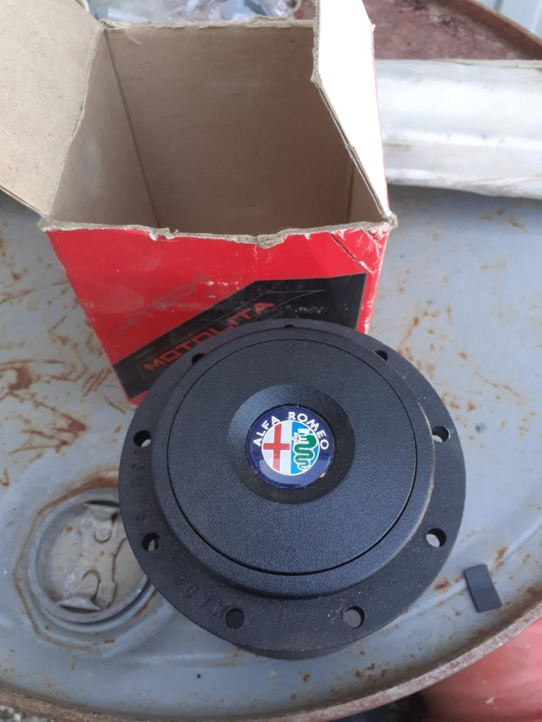 Moyeux ALFA ROMEO Divers LesAnciennes.com