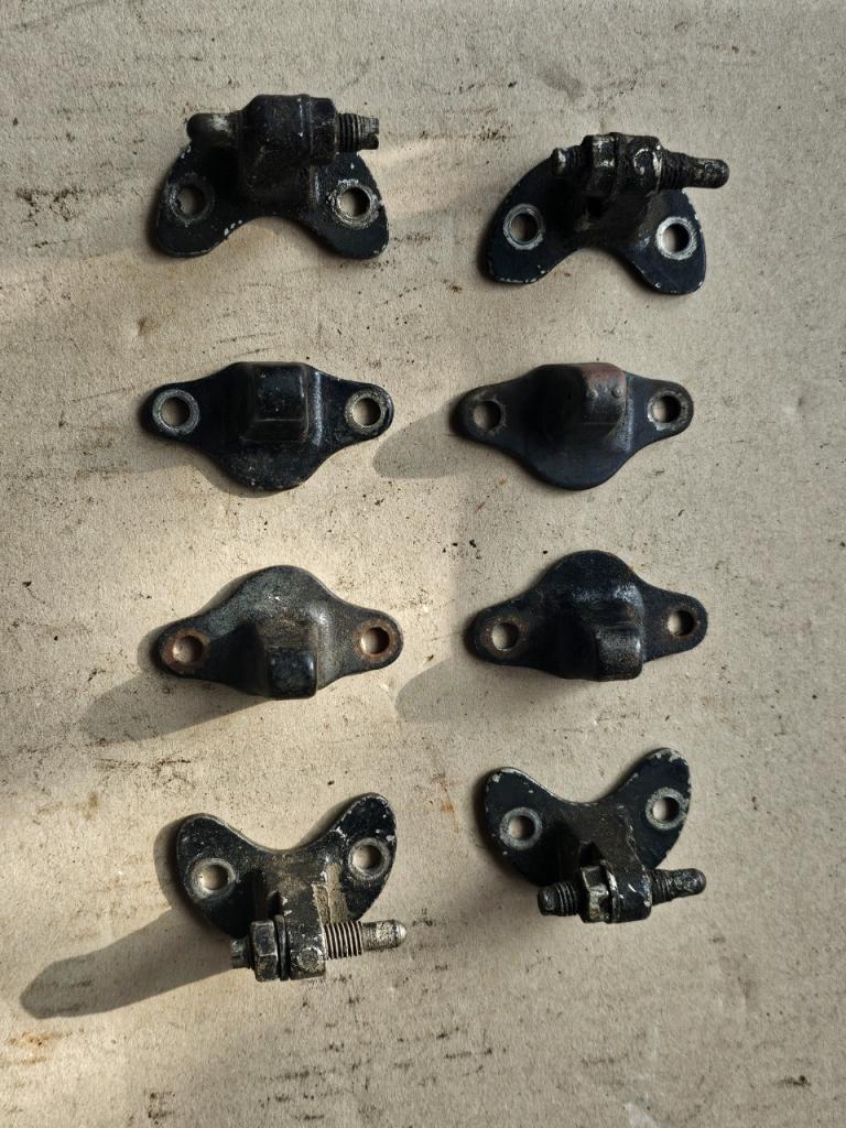 Charniere de porte CITROEN DS LesAnciennes.com