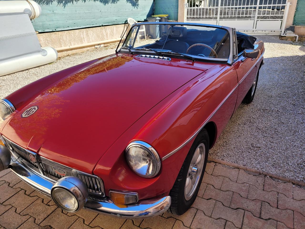 MG MGB Cabriolet - 1976 LesAnciennes.com