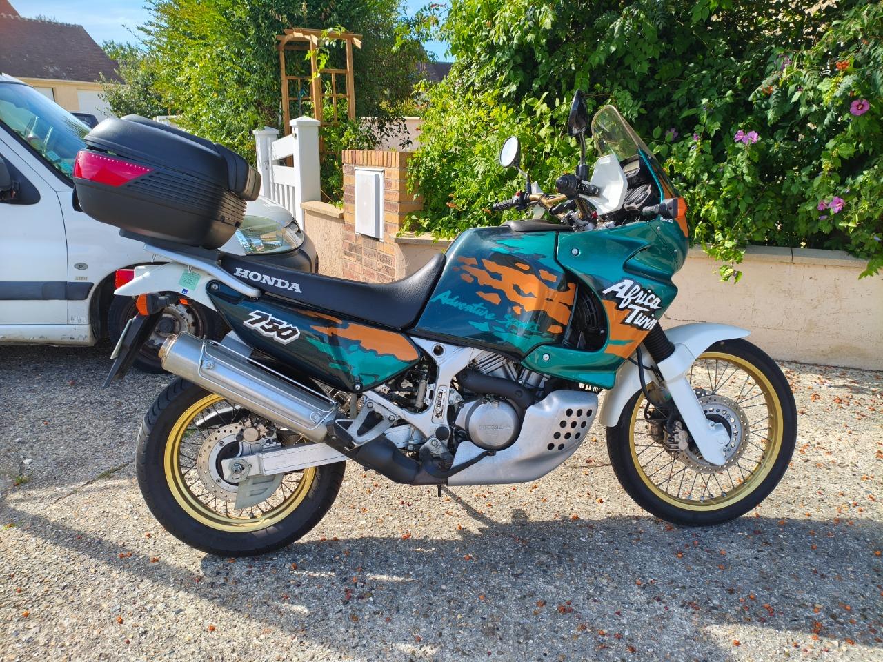 HONDA XRV 750 Africa Twin - 1995 LesAnciennes.com