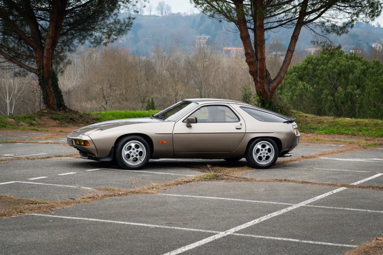 PORSCHE 928 - 1981 LesAnciennes.com
