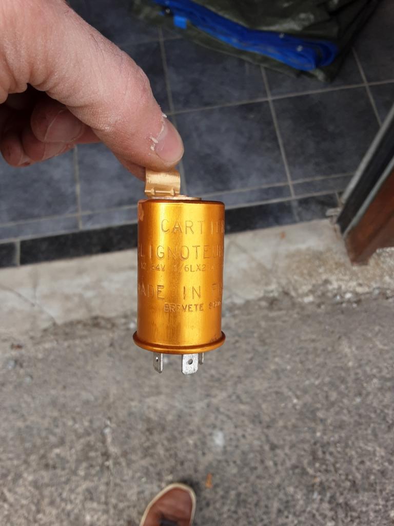 Centrale clignotant CARTIER LesAnciennes.com