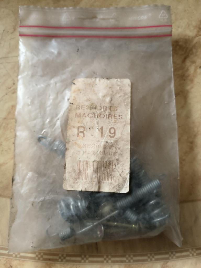 Pièces RENAULT 19 (R19)Kit complet de ressorts LesAnciennes.com