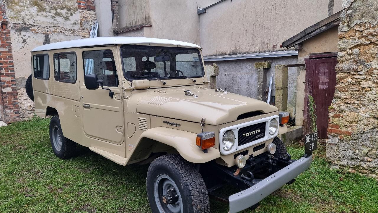 TOYOTA BJ 45 station wagon - 1982 LesAnciennes.com