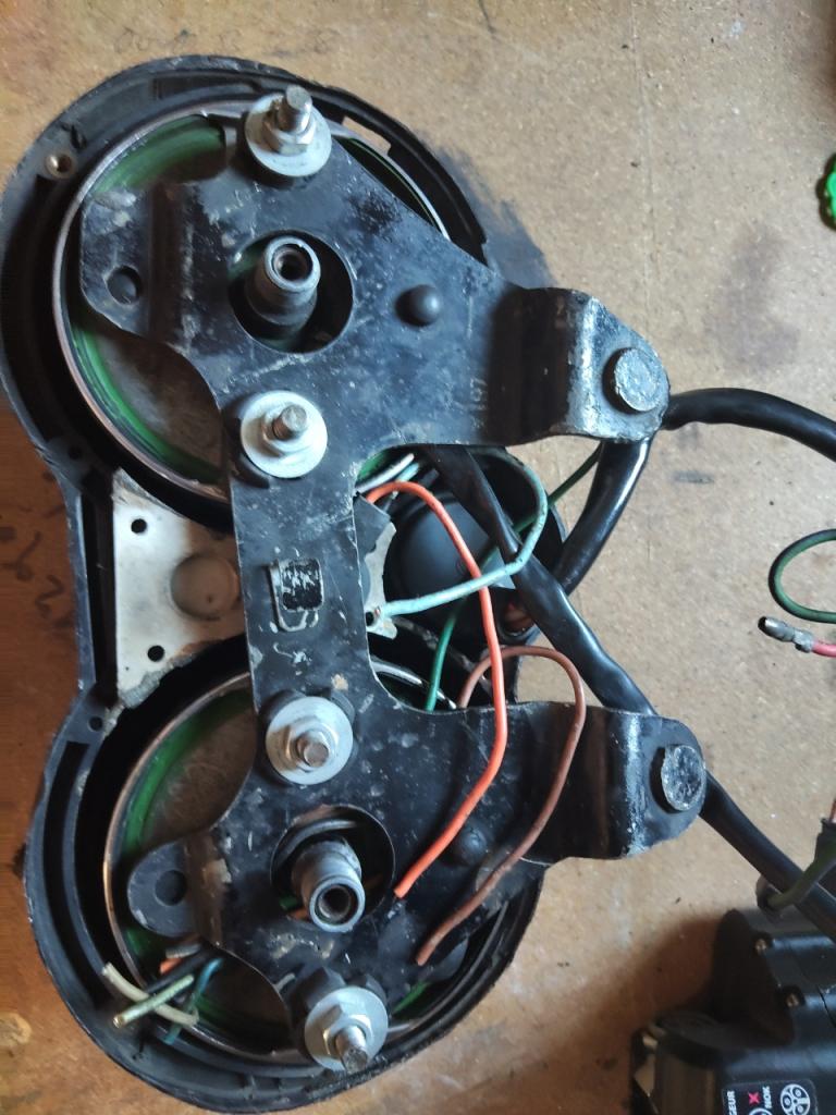 Compteur SUZUKI GT 250 LesAnciennes.com
