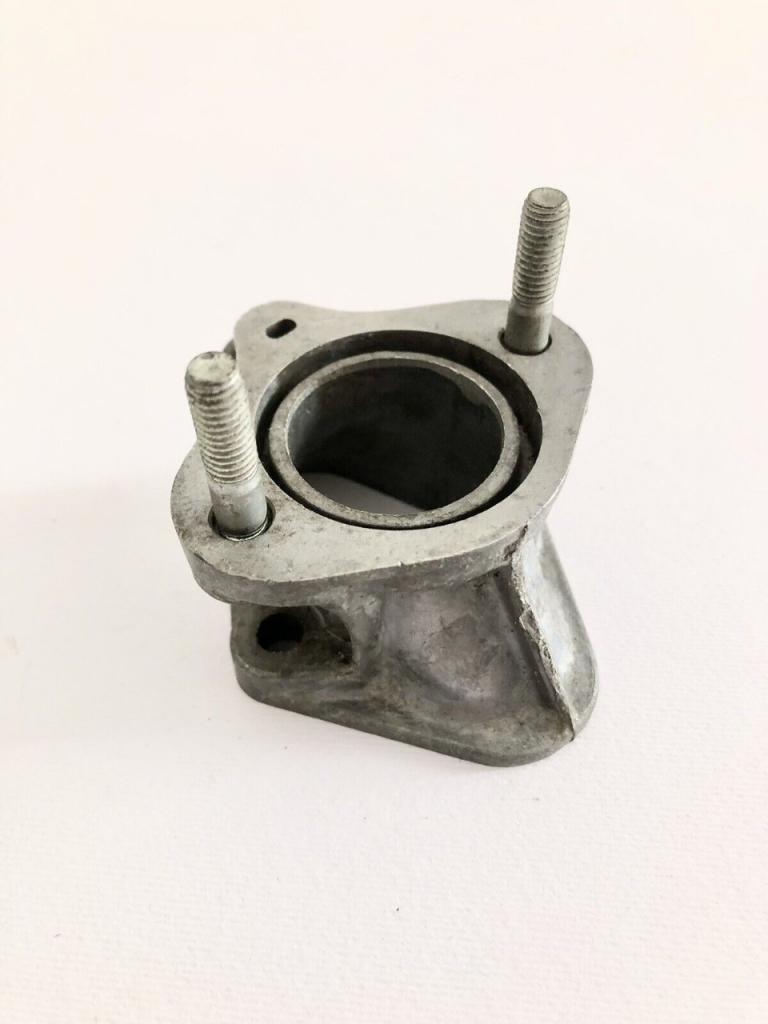 Support carburateur FIAT 600 LesAnciennes.com