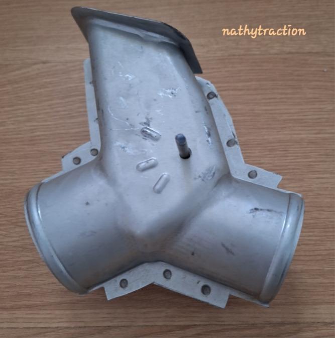 Raccord de chauffage sur tablier 2CV grand modèle LesAnciennes.com