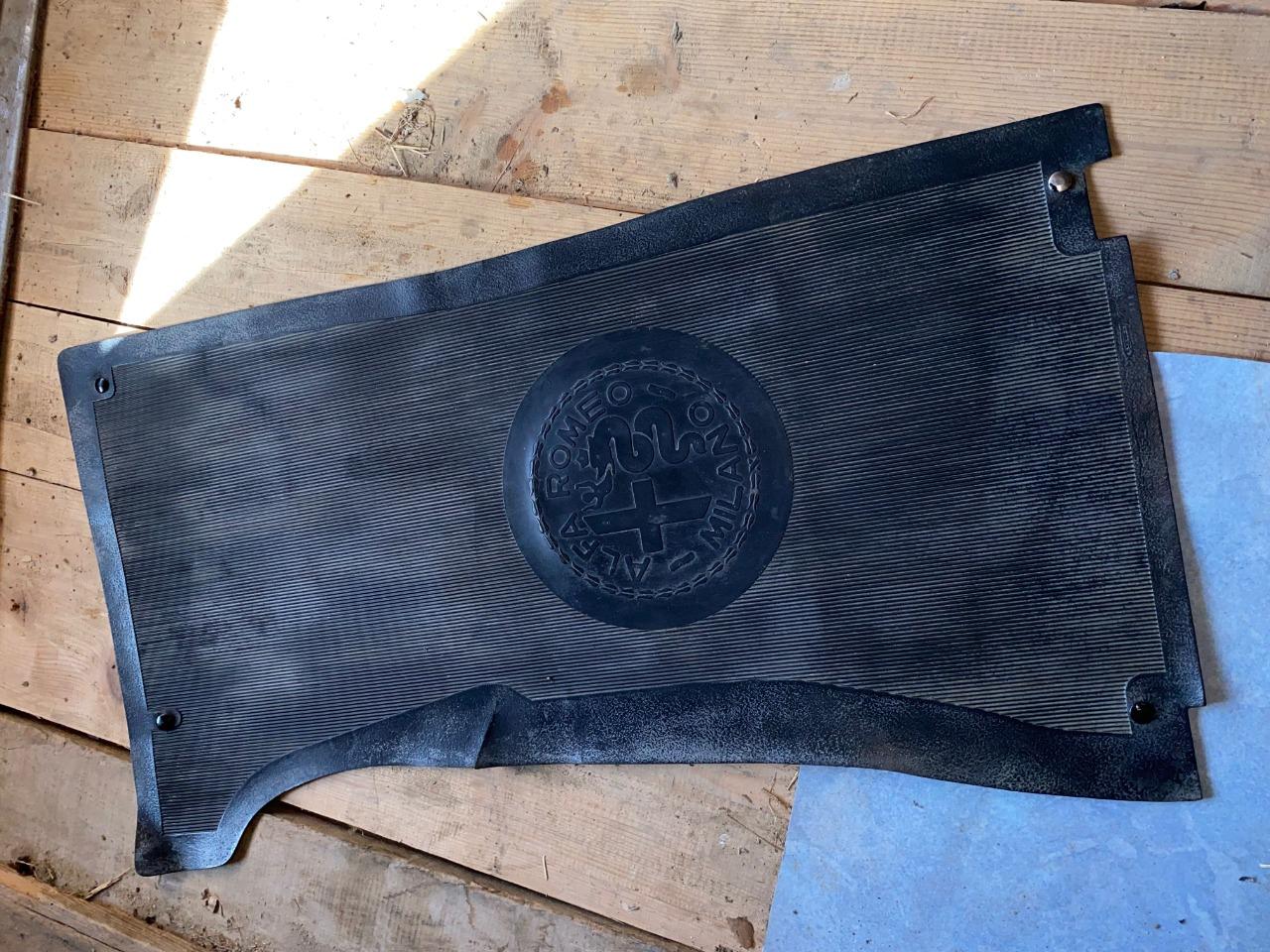 Piour ALFA ROMEO Spider Tapis caoutchouc passager LesAnciennes.com