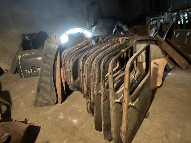 PIECES CARROSSERIE CITROEN TRACTION LesAnciennes.com