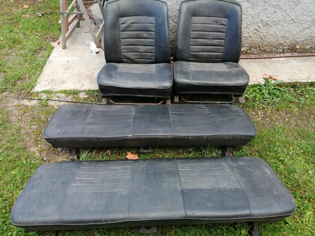 Sièges et banquette RENAULT 4L (R4L) LesAnciennes.com