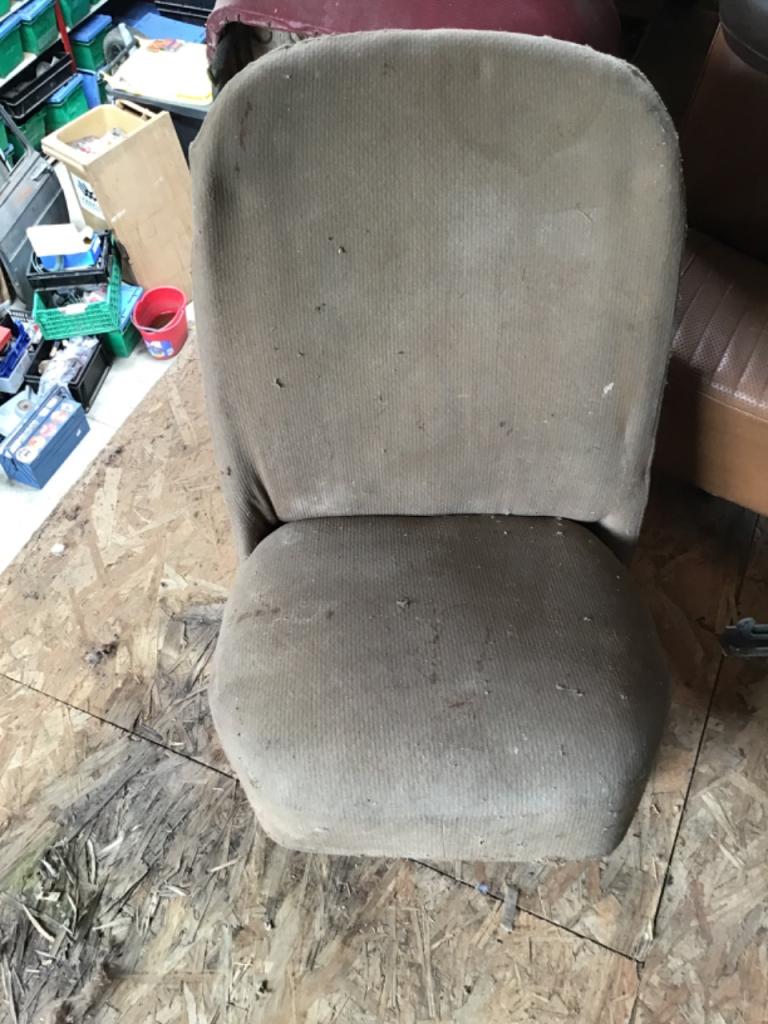 SIEGE AVANT RENAULT 4CV LesAnciennes.com