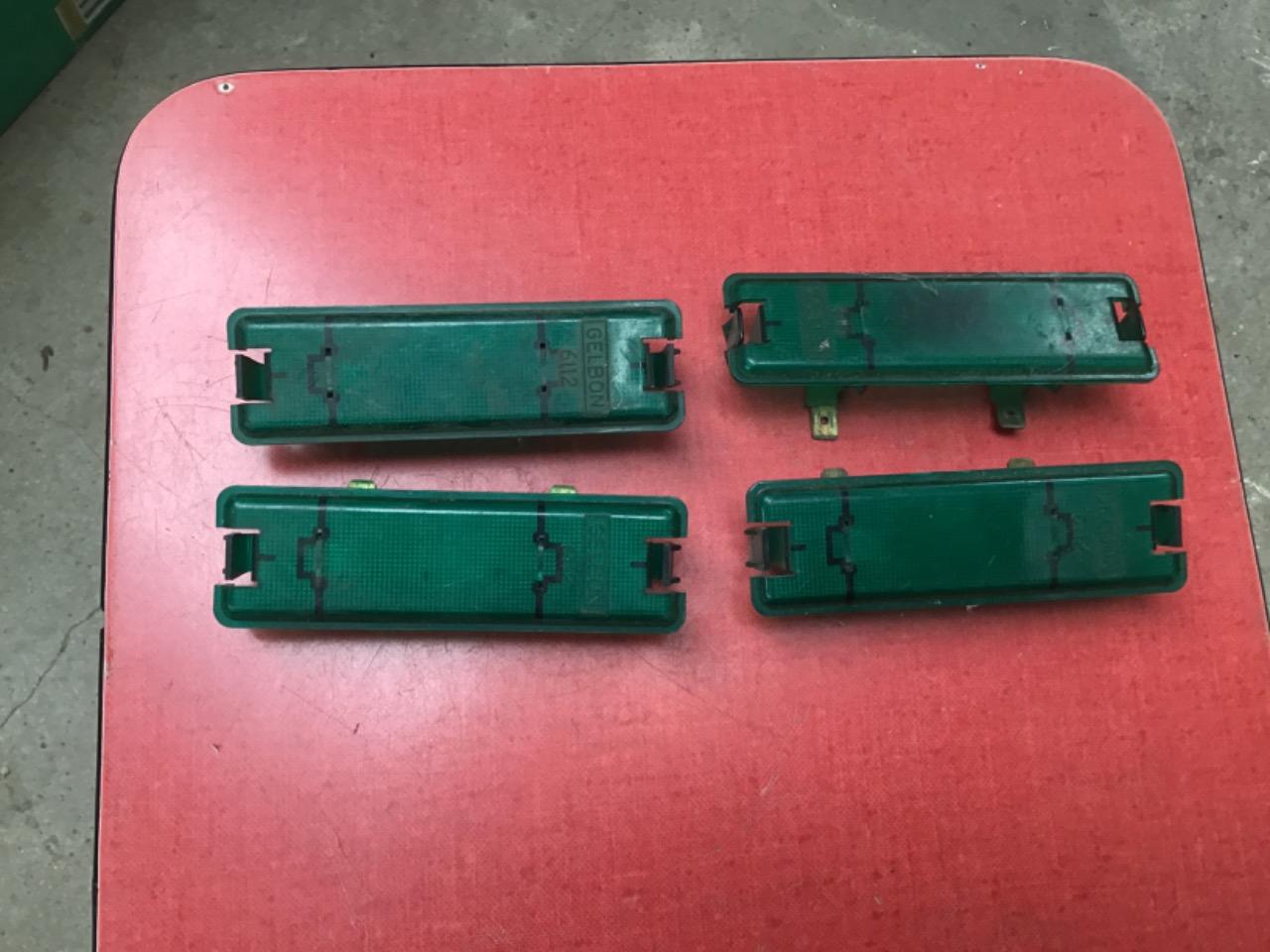 PLAFONNIERS SIMCA 1100 1307/1308 LesAnciennes.com