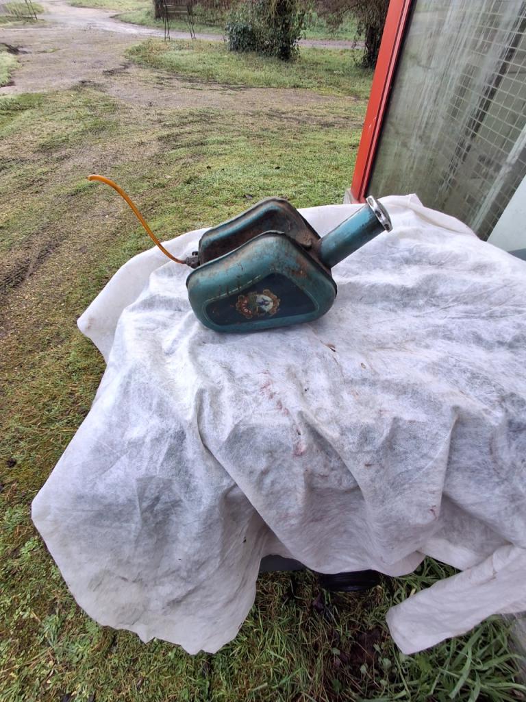 Réservoir moto LesAnciennes.com