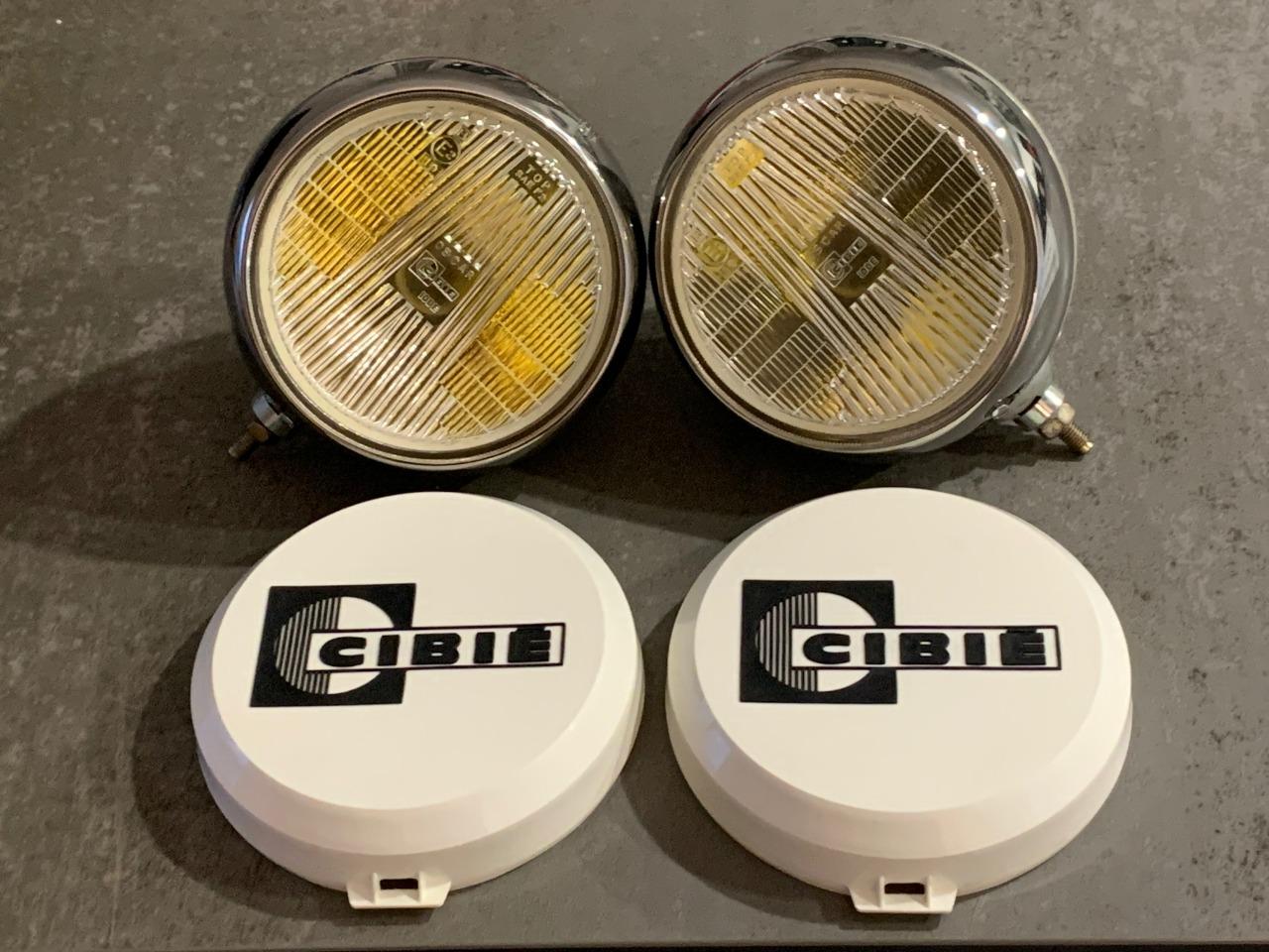 2 Antibrouillard Oscars Cibié Top Iode, R8 Gordini LesAnciennes.com