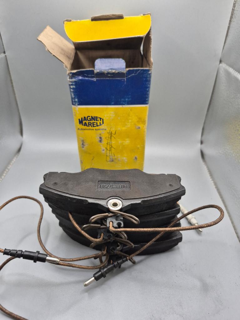 Plaquette de frein AV PEUGEOT 406 LesAnciennes.com