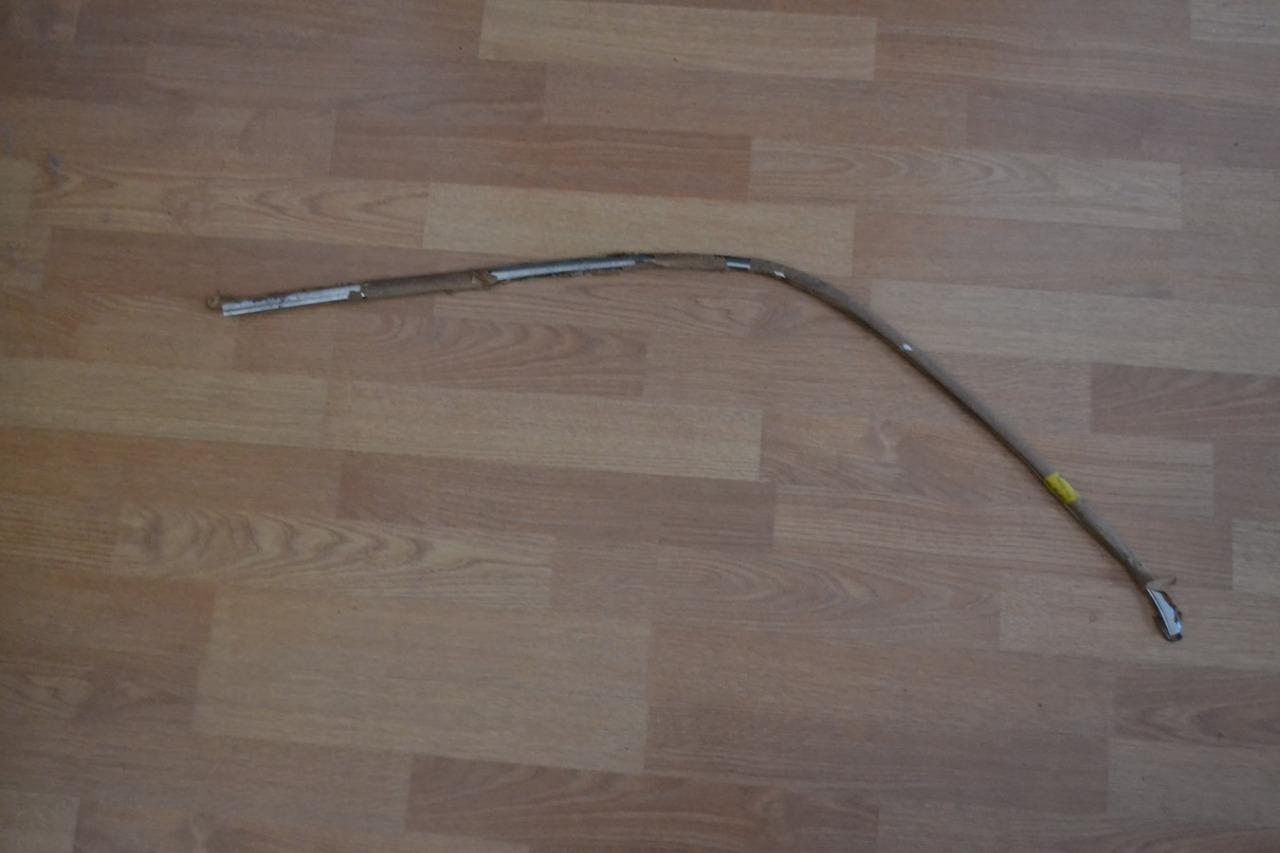 Enjoliveur AR G gouttière pavillon PEUGEOT 304 LesAnciennes.com