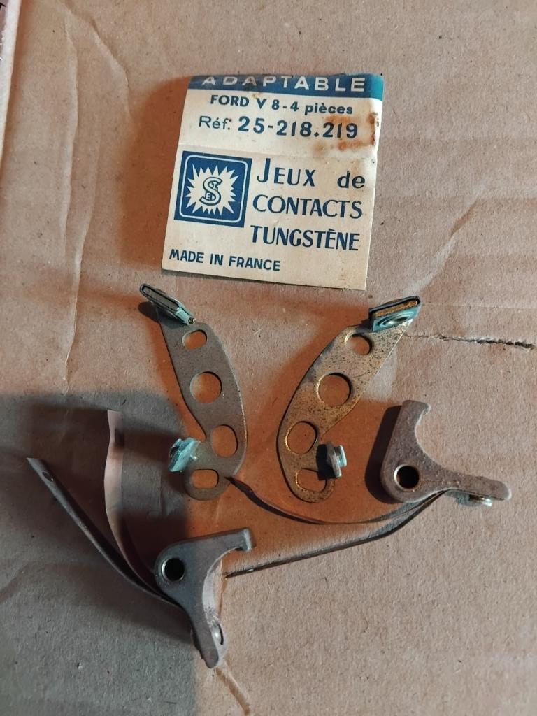 Vis platinée FORD V8 LesAnciennes.com