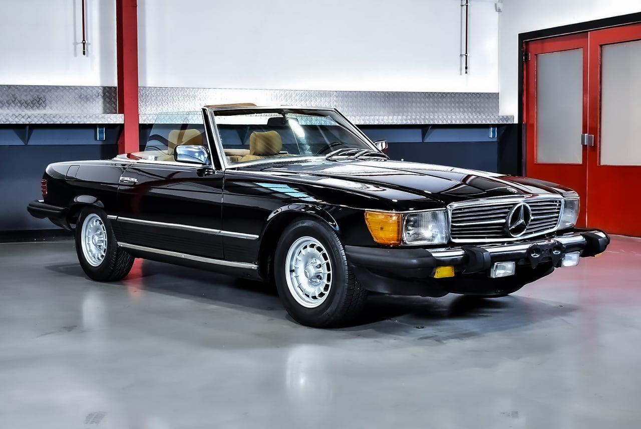 1983 Mercedes-Benz R107 500SL Convertible 5,0L V8 LesAnciennes.com