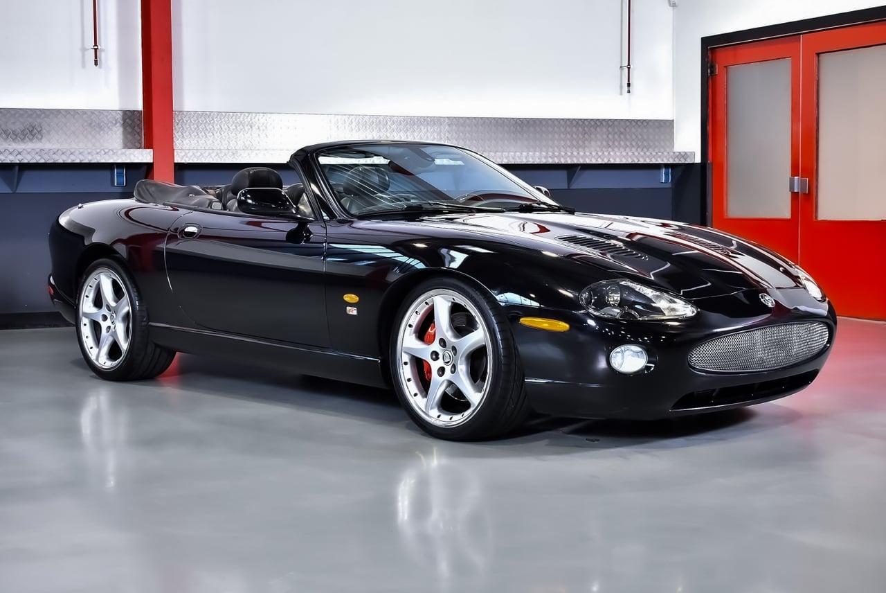 2005 Jaguar XKR Convertible 4,2L “Supercharged” V8 LesAnciennes.com