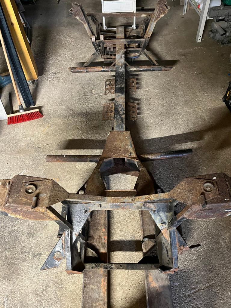 Châssis et caisse ALPINE RENAULT A310 LesAnciennes.com