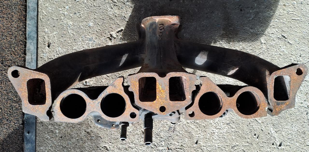 Collecteur admission VOLVO P1800 LesAnciennes.com