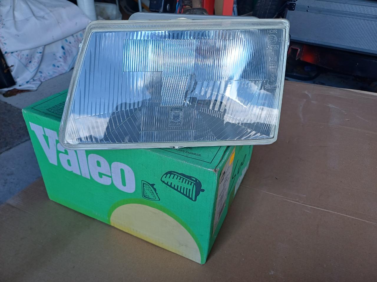 Optique de phare PEUGEOT 309 LesAnciennes.com