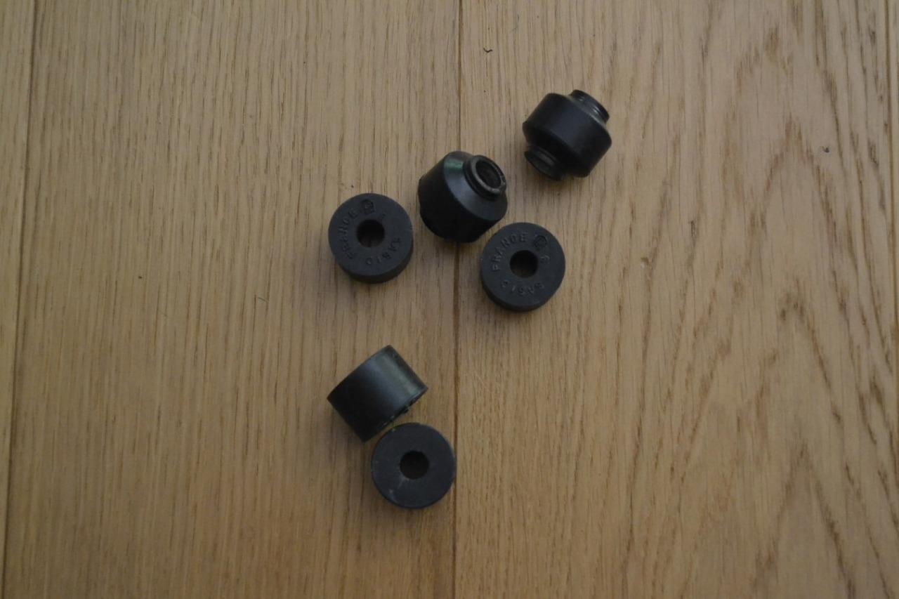Kit silentblocs biellette barre AV PEUGEOT 204 304 LesAnciennes.com