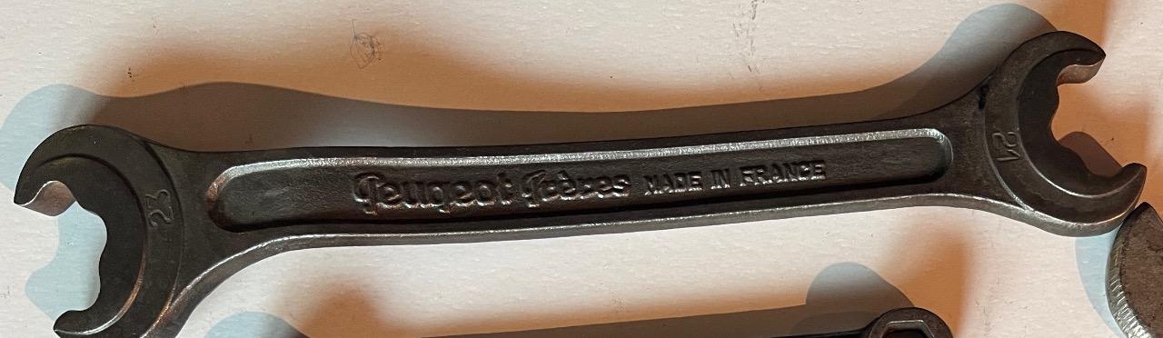 Clé PEUGEOT Clé plate LesAnciennes.com