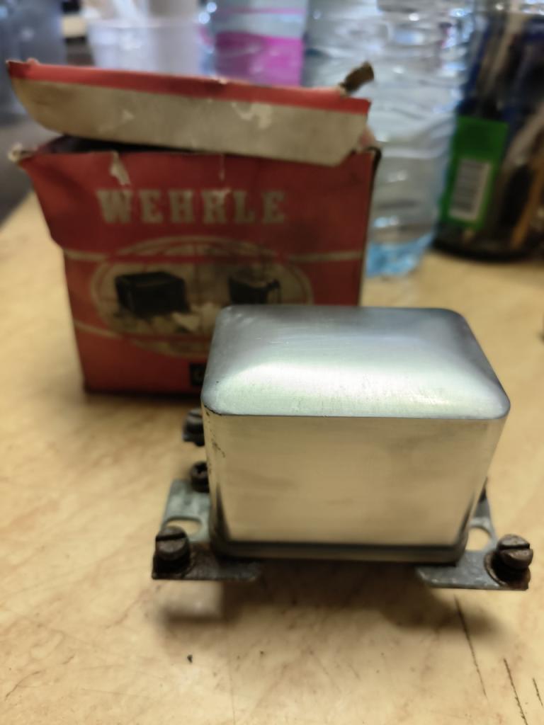 Régulateur de tension mécanique D417BE LesAnciennes.com