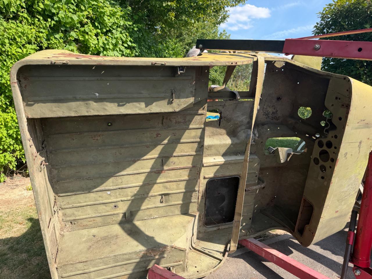 Caisse jeep Willys LesAnciennes.com