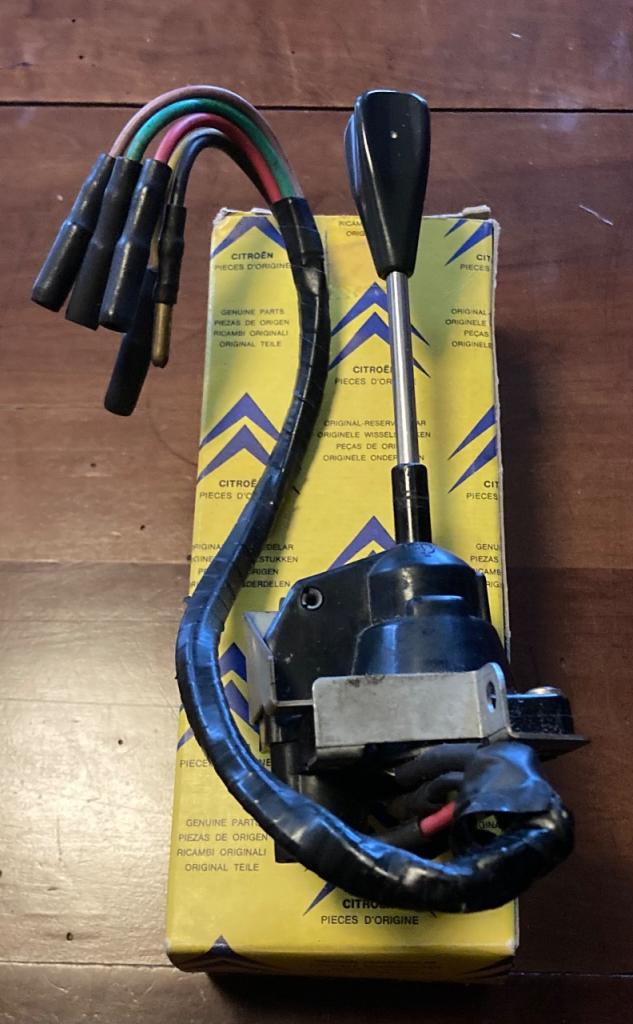 Comodo de phares CITROEN DS LesAnciennes.com