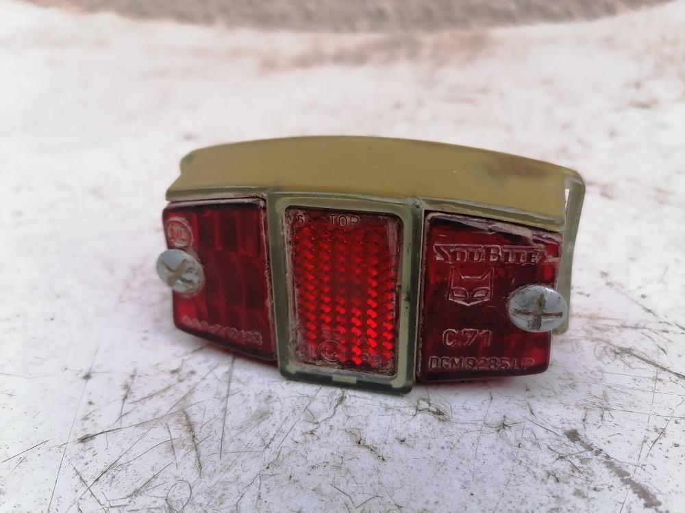 Feu PEUGEOT 104 LesAnciennes.com