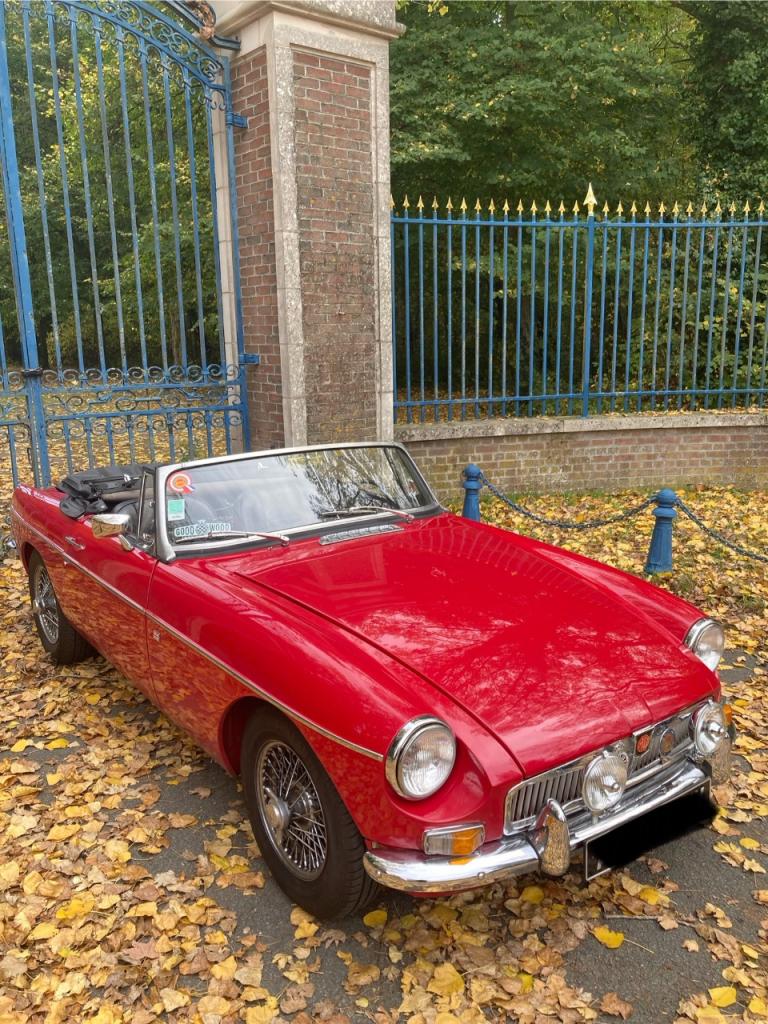 MG MGB Overdrive - 1965 LesAnciennes.com