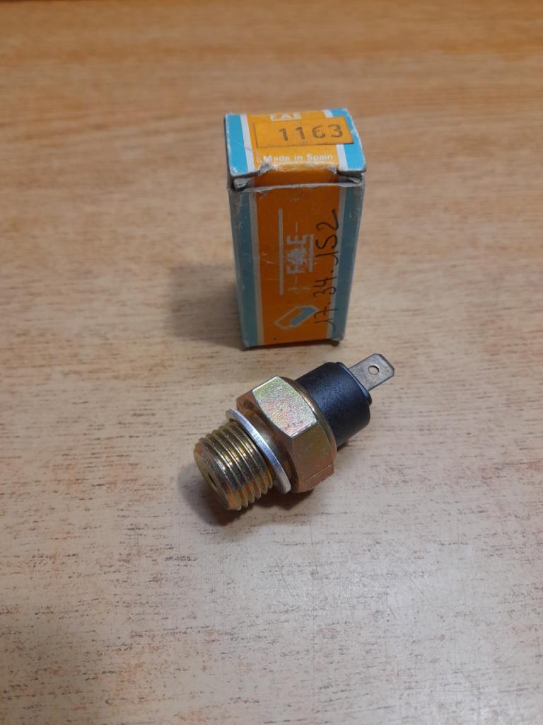 Manocontact pression d'huile Peugeot J9 Diesel LesAnciennes.com